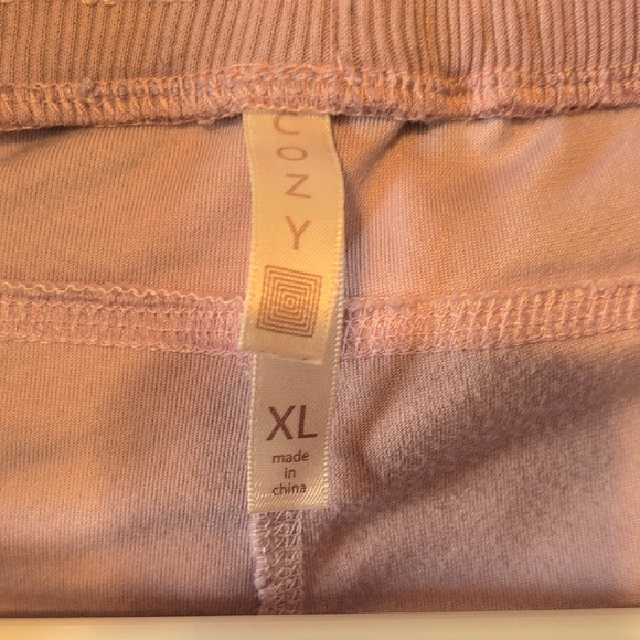 Lularoe Cozy Crystal Cropped Lavender Joggers - Picture 2 of 5